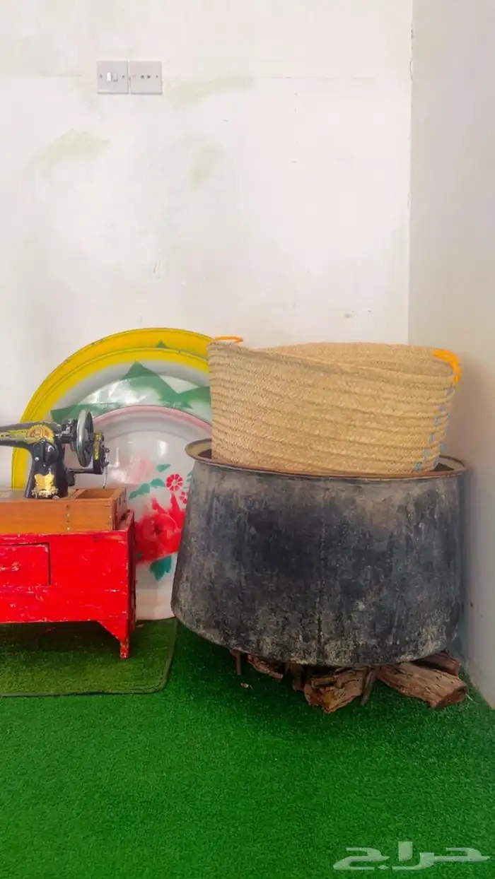 للبيع بالكامل مقتنيات اثرية تراثية قديمة نادره 12