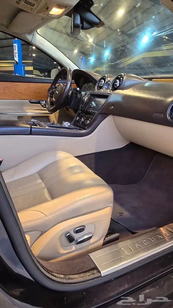 جاكور 2013 XJ 7