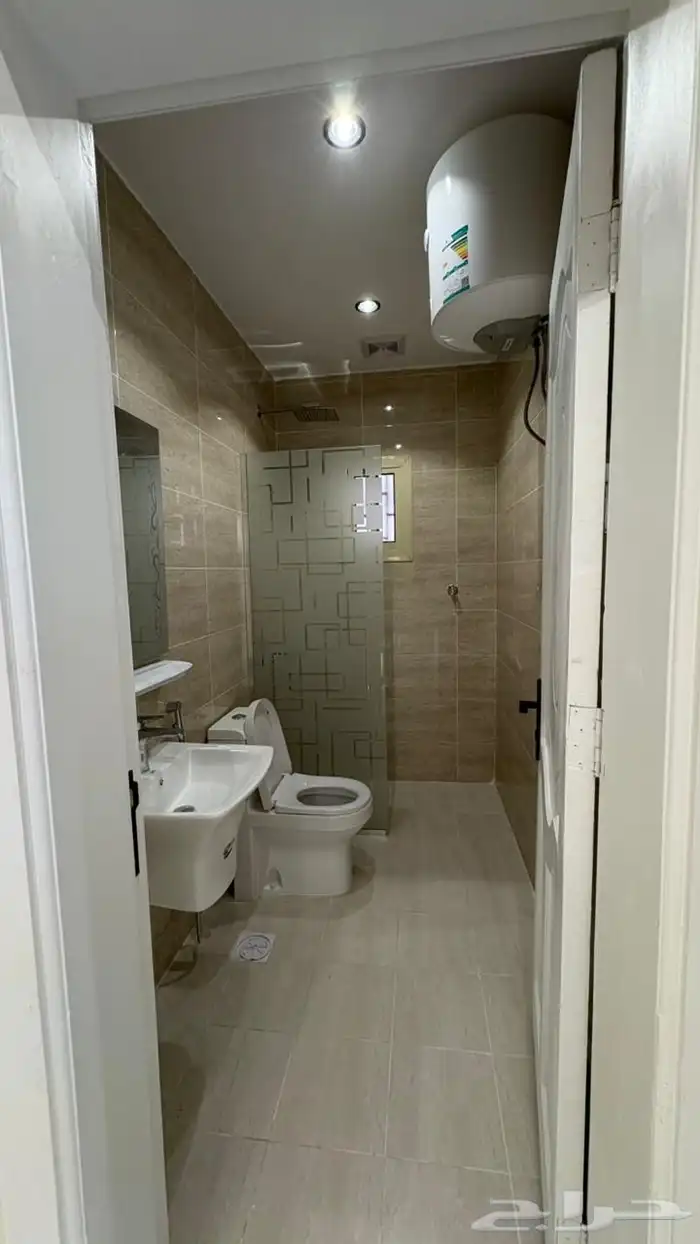 شقه دور ثاني للبيع من 4 غرف وصاله وسطح ومطبخ راكب 2