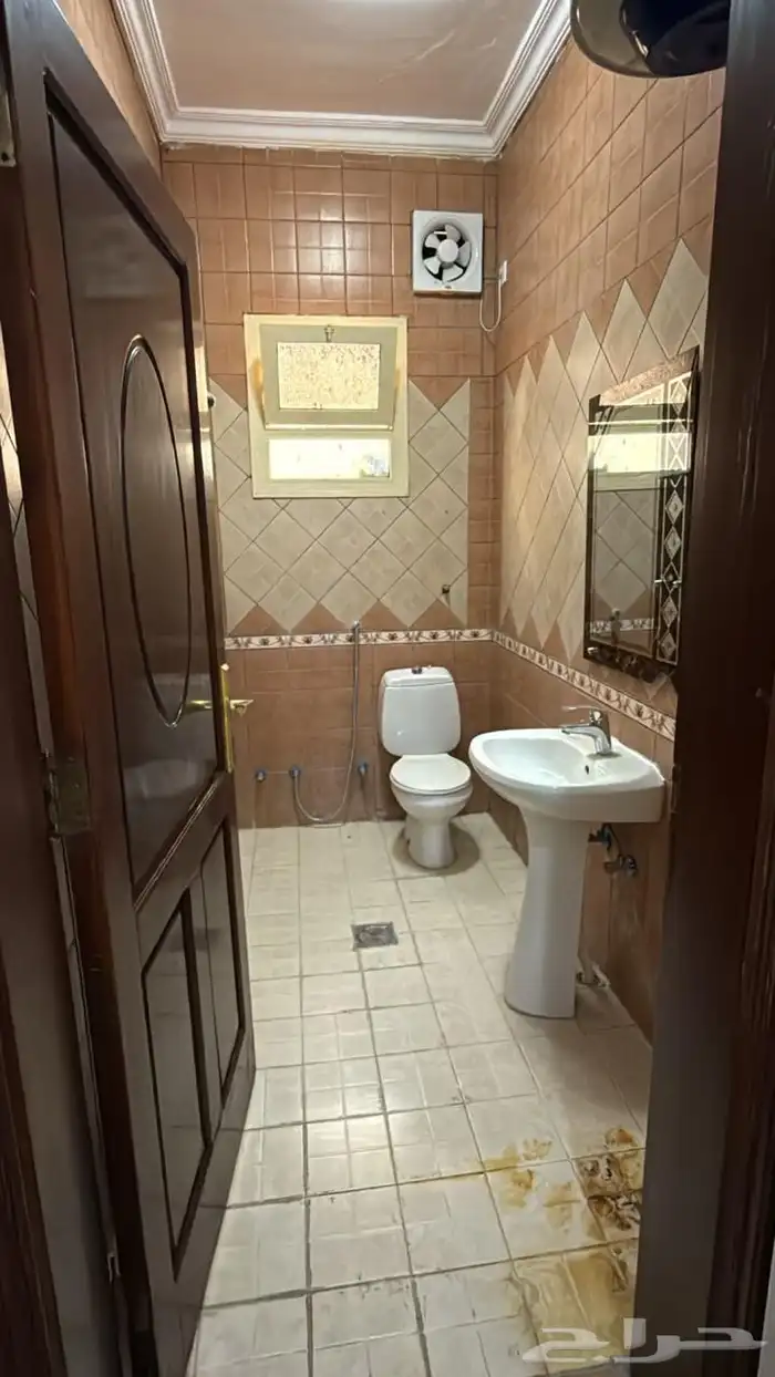 شقه للإيجار عزاب سكان عمالة 4