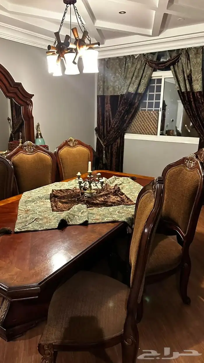 طاولة طعام 4