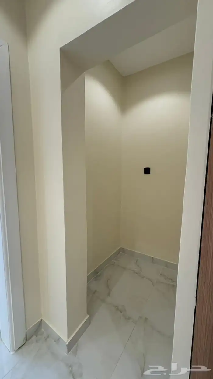 شقه دور ثاني للبيع من 4 غرف وصاله وسطح ومطبخ راكب 10