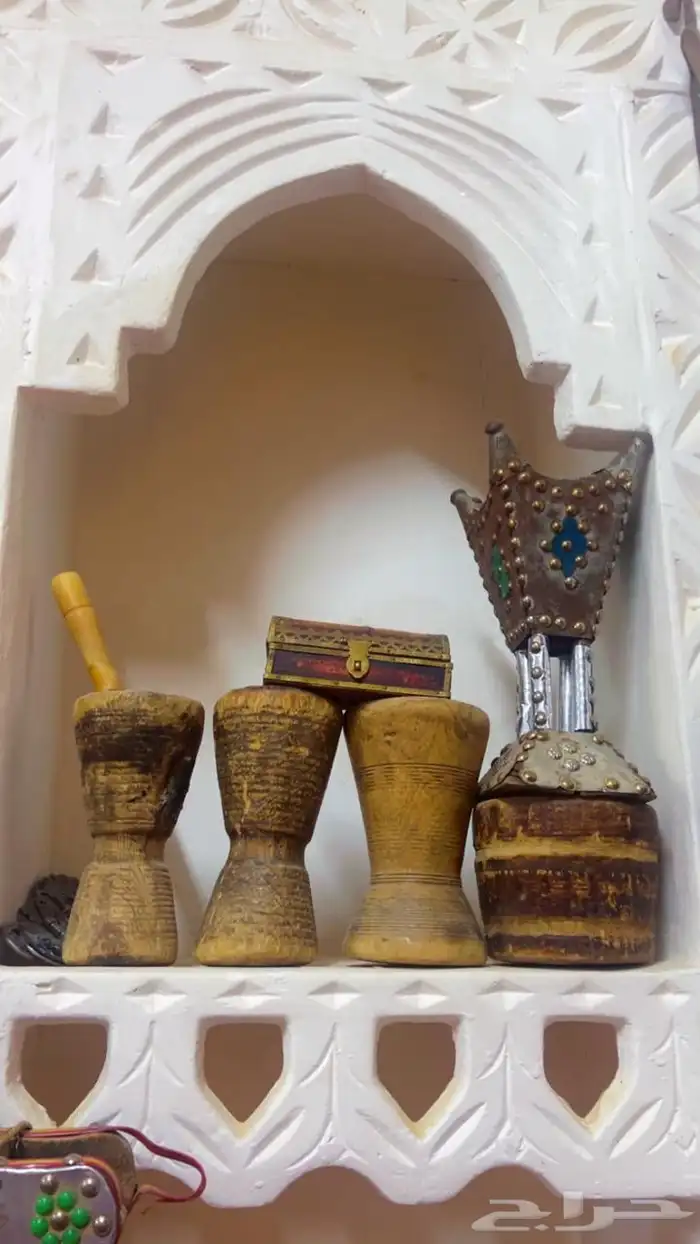 للبيع بالكامل مقتنيات اثرية تراثية قديمة نادره 1