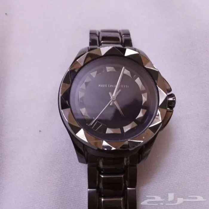 ساعة للبيع 0