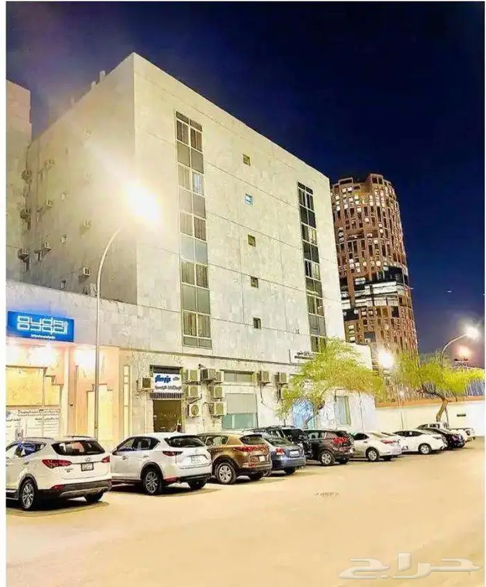 للايجار شقق بحى العليا بالرياض مطله على طريق الملك فهد 0