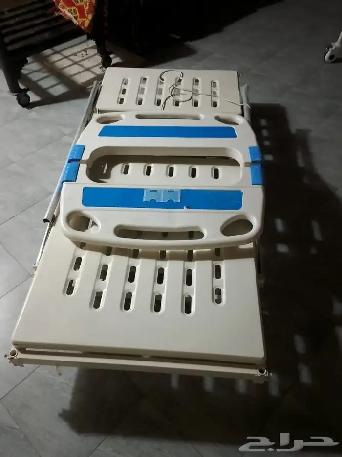 سرير طبي 2