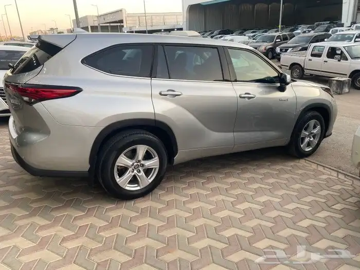 هايلاندر موديل 2021 عداد 131000 1