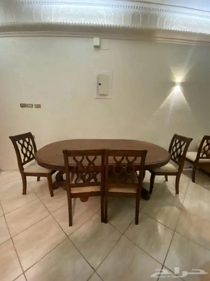 طاولة طعام للبيع 2
