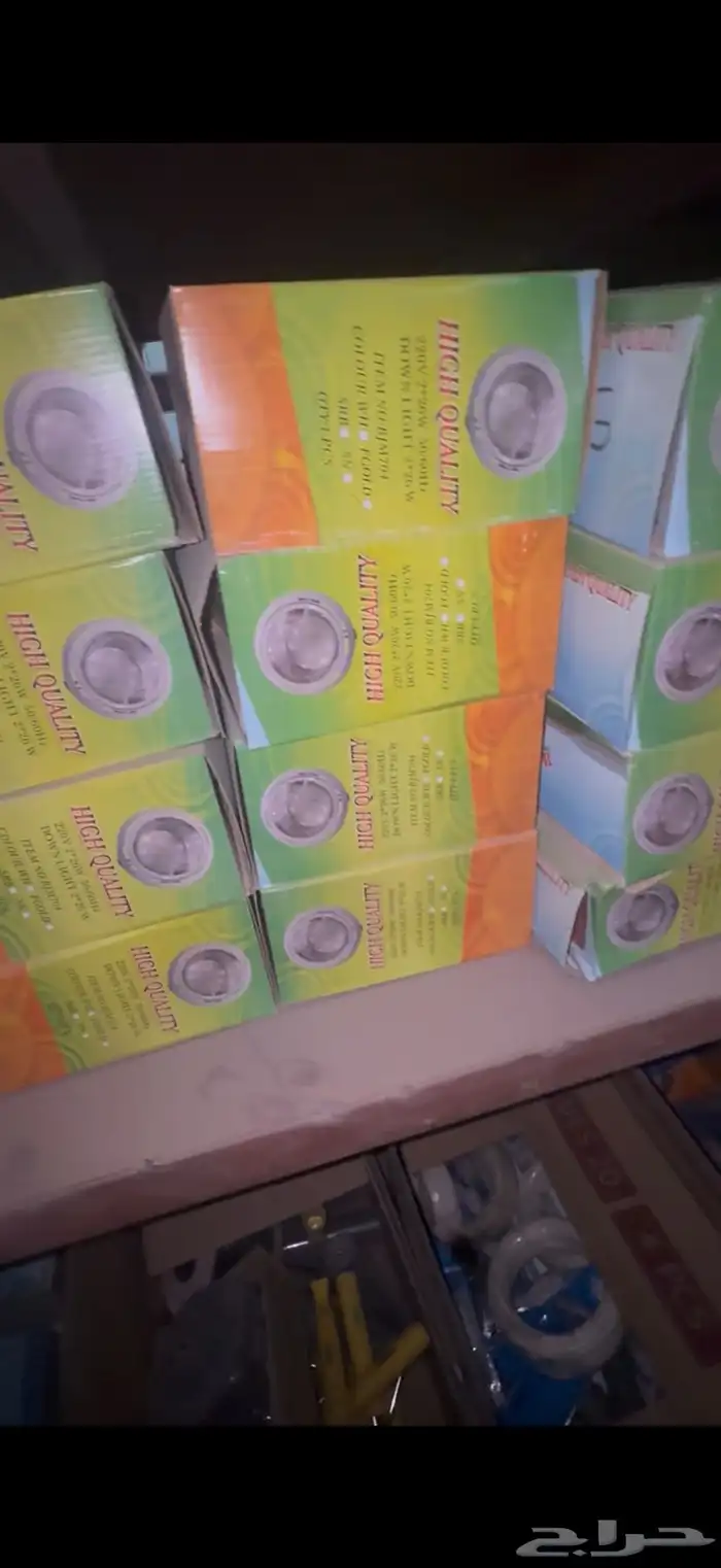 بضاعة بمستودع مواد بناء قديم نوع ما( جمله ) 33