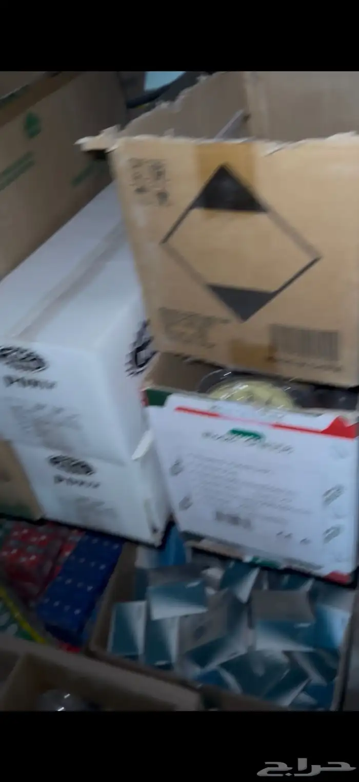 بضاعة بمستودع مواد بناء قديم نوع ما( جمله ) 46