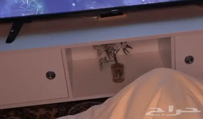 طاولة تفلزيون وكنب 0