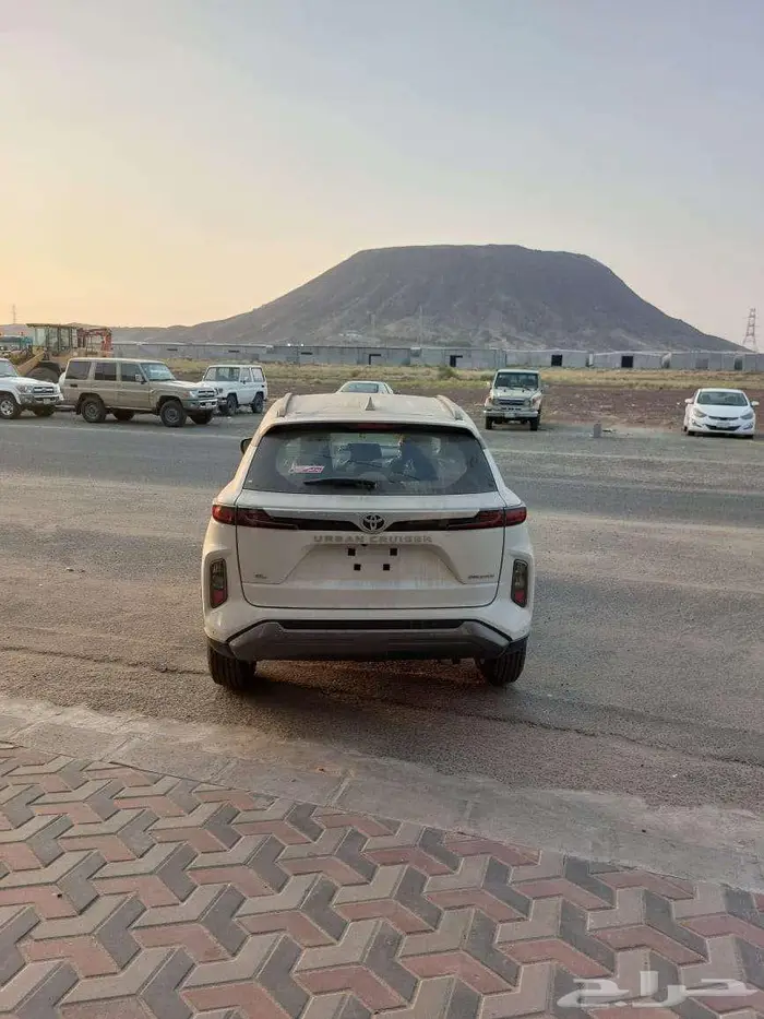 تويوتا اوربان كروز GL 6