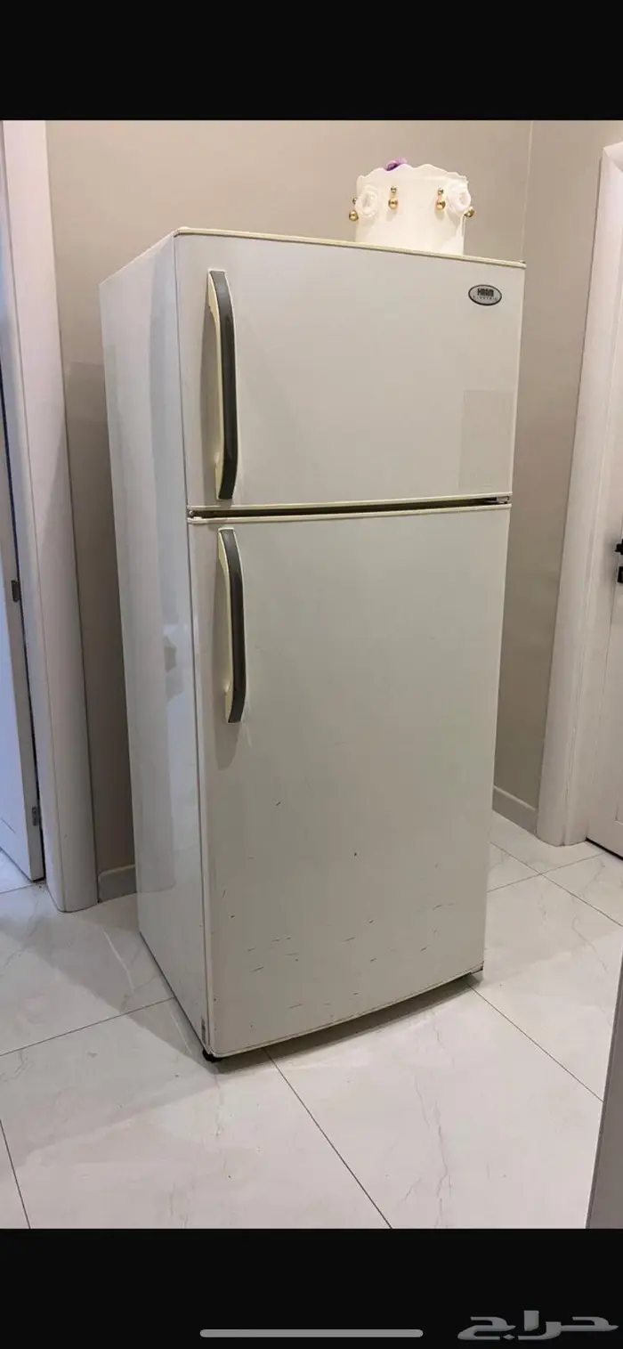 للبيع ثلاجة كبيرة هام ممتازة ولا تشتكي من شي 0