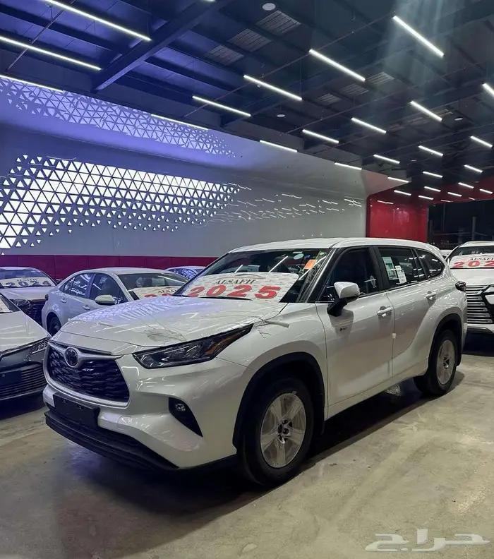تويوتا هايلاندر LE HEV 4x2 موديل 2025 الجديده 0
