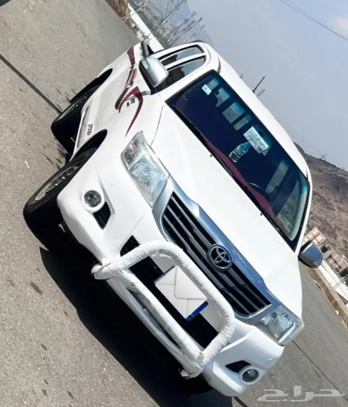 هايلوكس للبيع 1