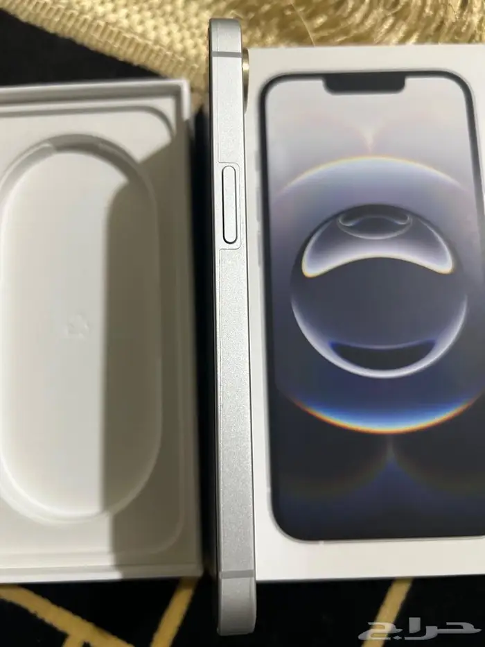 ايفون 16 e 7