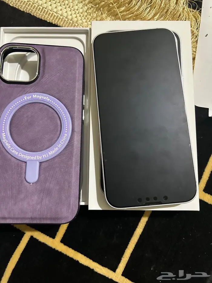 ايفون 16 e 0