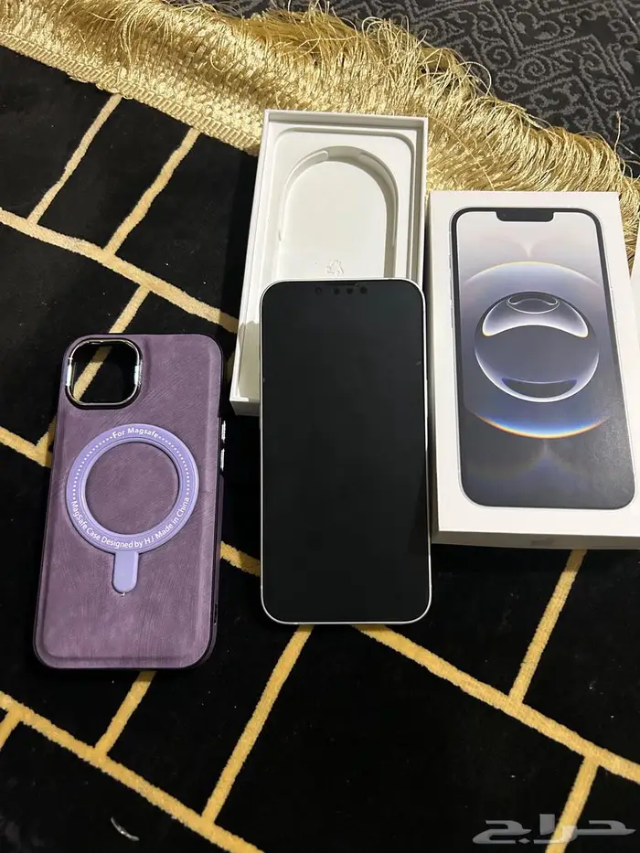 ايفون 16 e 4