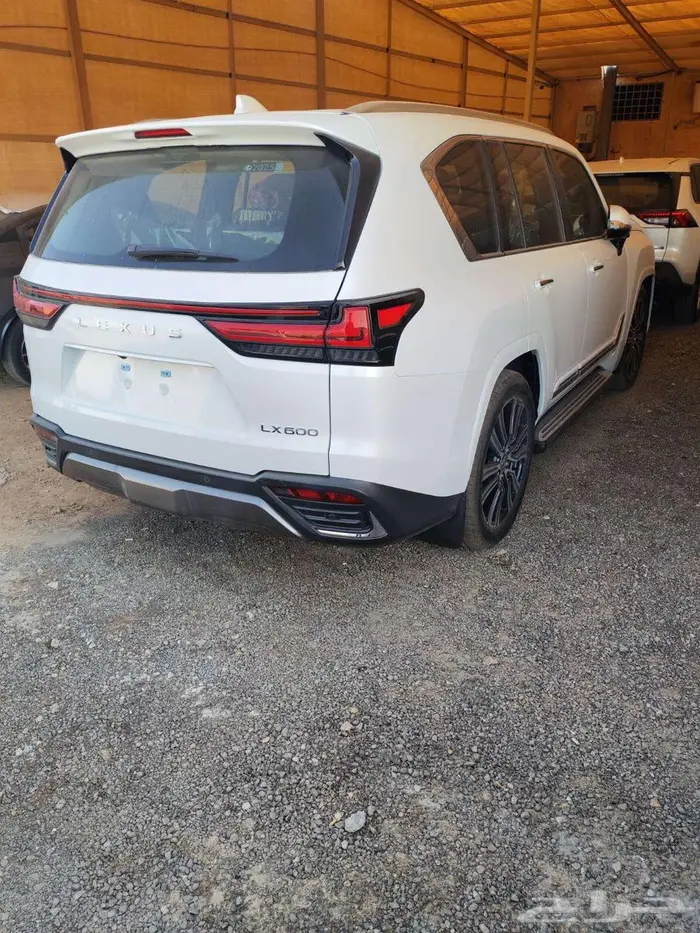 لكزس LX600 فئه BB خليجي موديل 2025 4