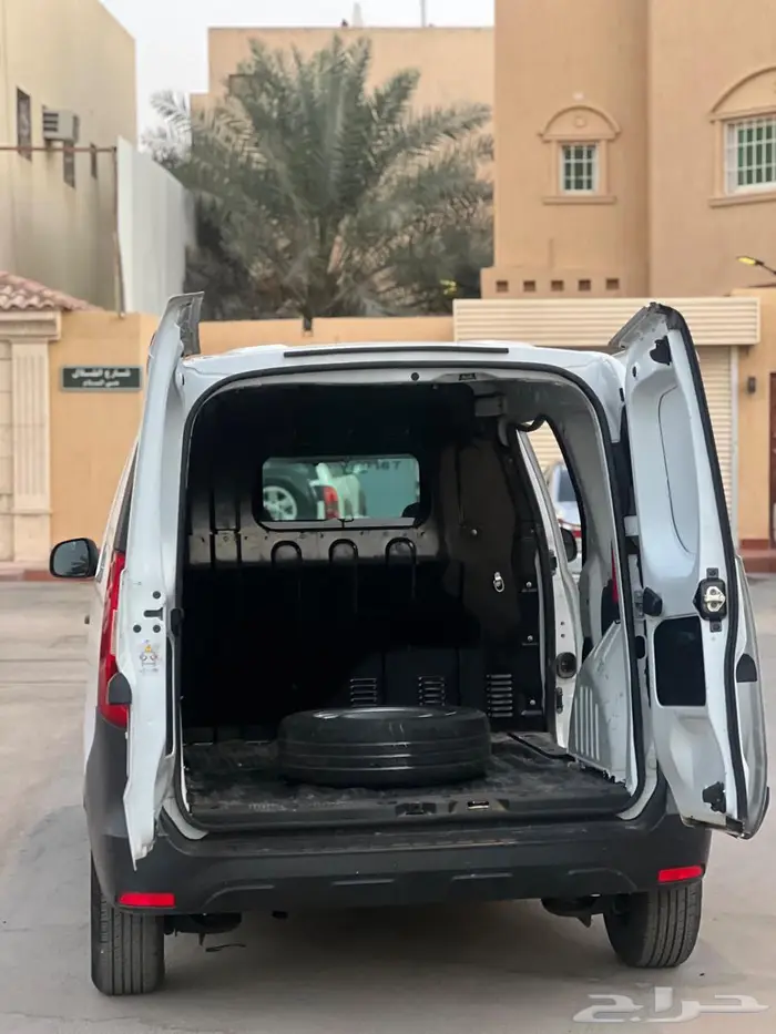 للبيع باص بضاعه رينو دوكر 2020 5