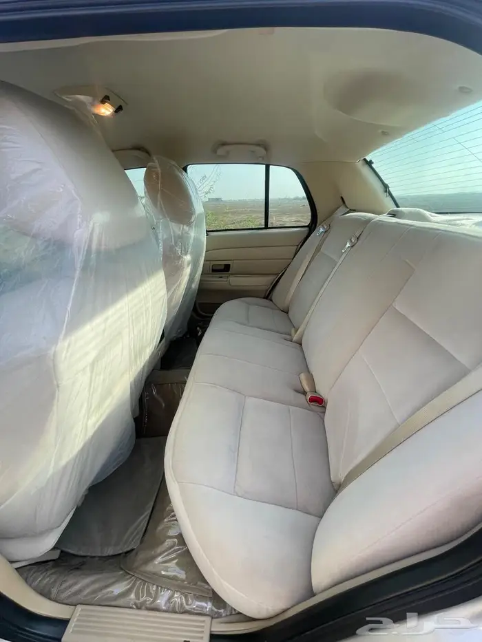 فورد كراون فكتوريا 2011 6