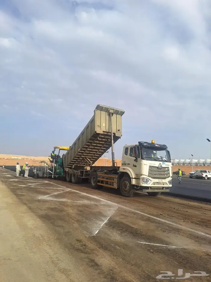 بلدوزرات - جريدرات - رصاصات - فرق اسفلت ( للإيجار ) 2