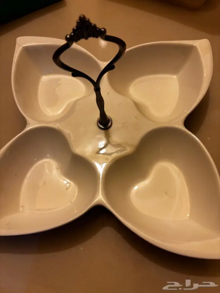 مجموعة أكواب وصحون مستعملة بحالة ممتازة 2