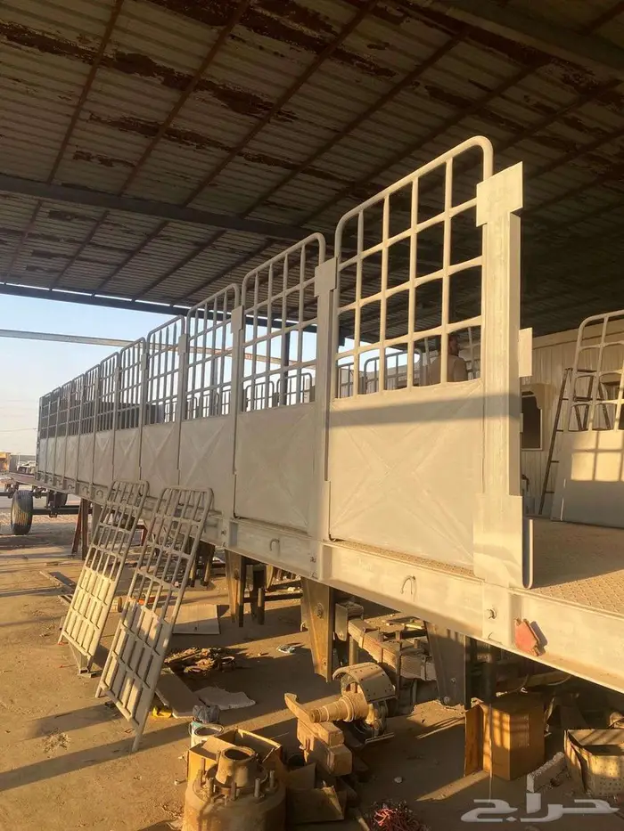 للبيع تيدر طول 14 متر عرض مترين ونص من الخارج 1