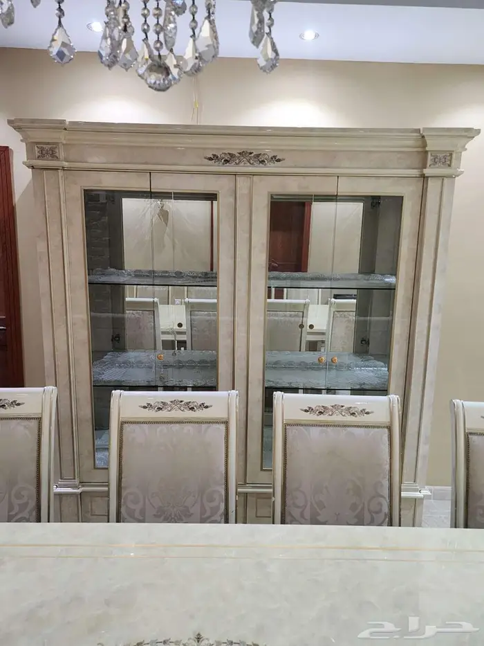 طقم طاولة طعام كلاسيك من مفروشات الصبان 2