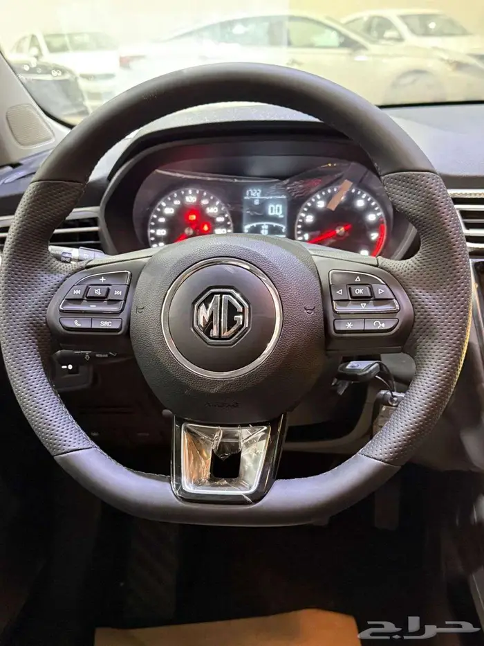 ام جي 5 ستاندر 2025 9