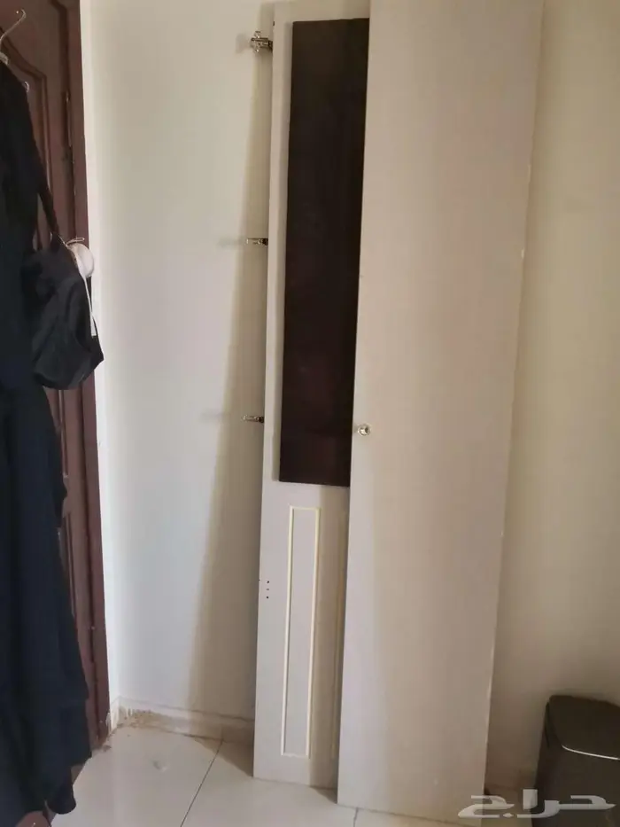 سرير ابيض نفر ودولاب ملابس 4