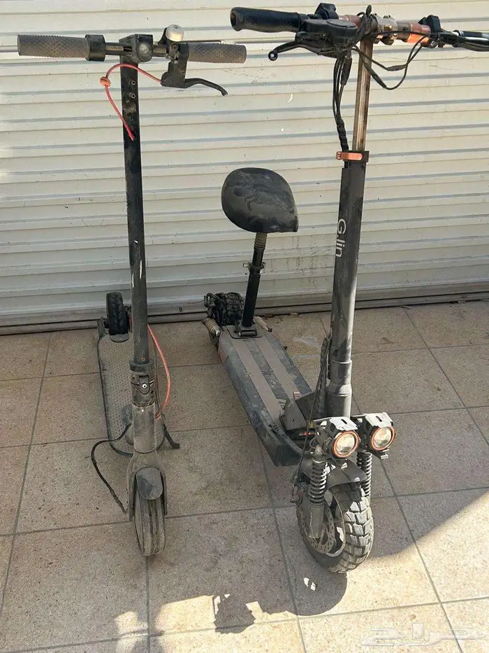قطع غيار سكوتر مستعمل للبيع مع شواحن 0