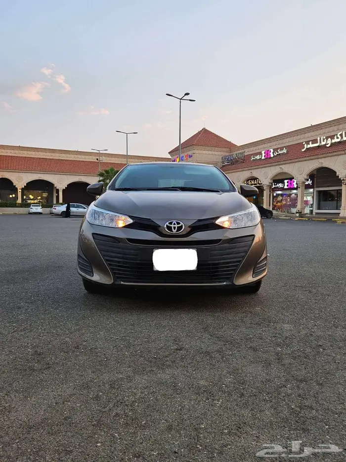 سيارة يارس 2020 نظيفة في محايل عسير قير اوتماتيك 3
