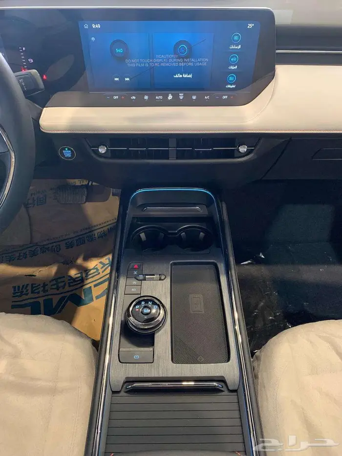 فورد توورس تيتانيوم موديل 2025 14