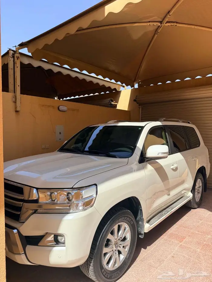 لاندكروزر 2019 GXR2 عبدالطيف جميل 0