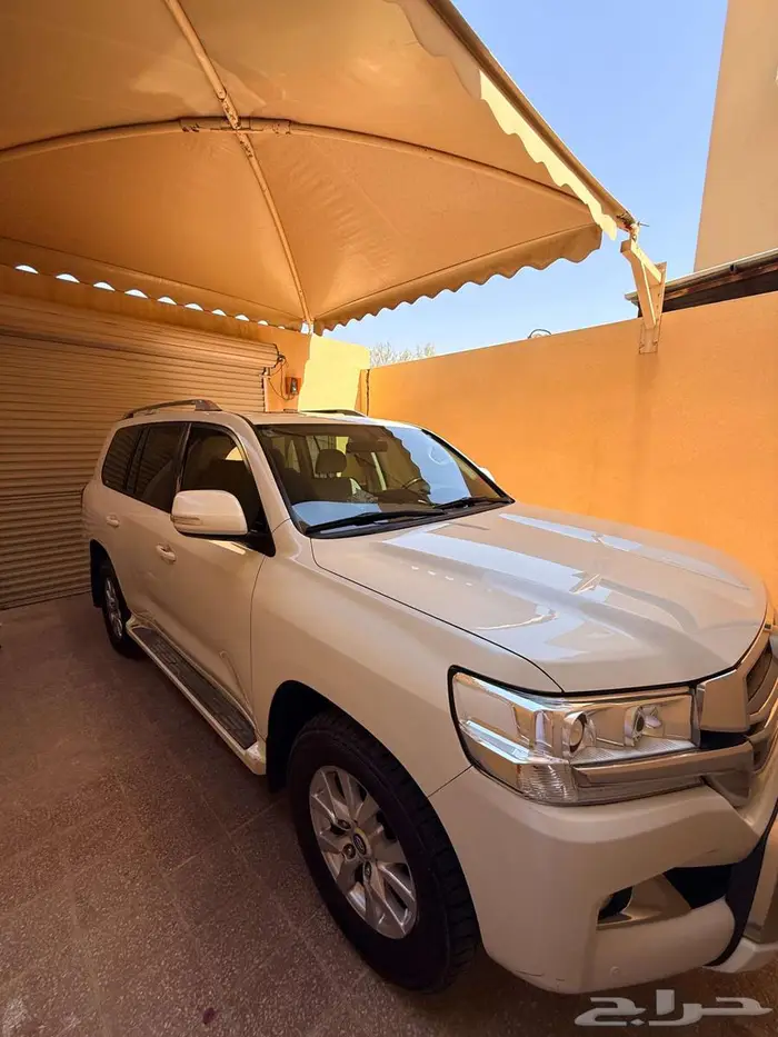 لاندكروزر 2019 GXR2 عبدالطيف جميل 1