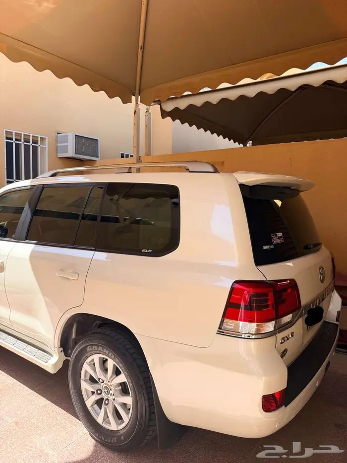 لاندكروزر 2019 GXR2 عبدالطيف جميل 2