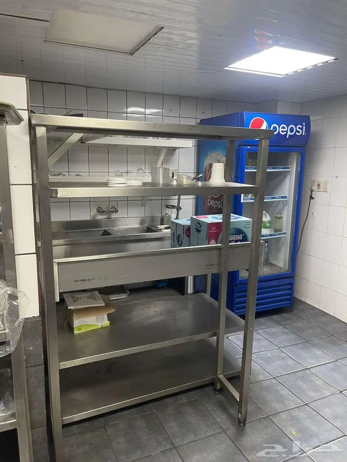 مطعم للبيع في شارع الملك عبدالله بالخبر مع كامل معداته 6