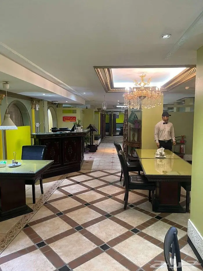 مطعم للبيع في شارع الملك عبدالله بالخبر مع كامل معداته 7