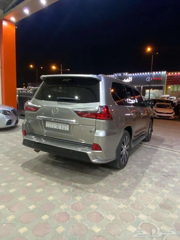 لكزس LX570 موديل 2021 (سعودي) عداد 25 الف 4