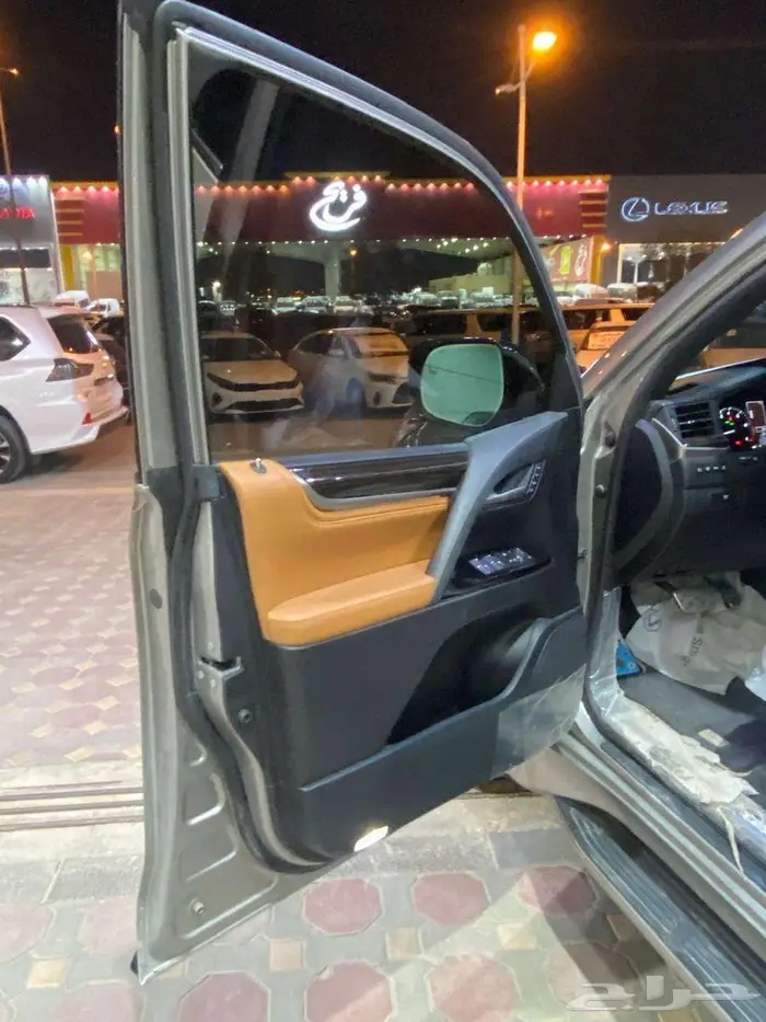 لكزس LX570 موديل 2021 (سعودي) عداد 25 الف 10