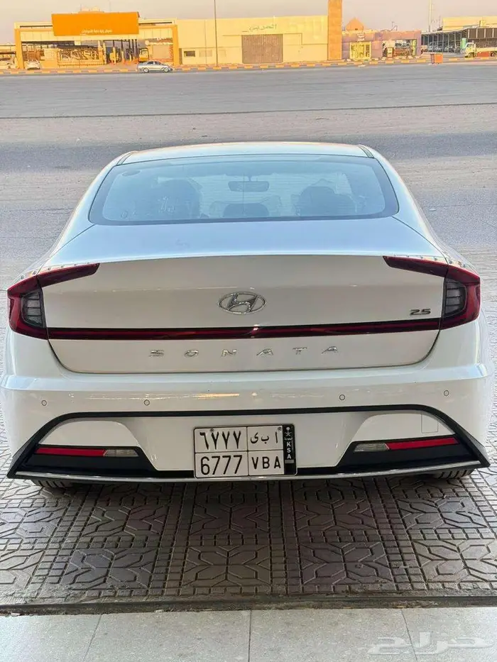 هونداى سوناتا 2023 ابيض ستاندر 14