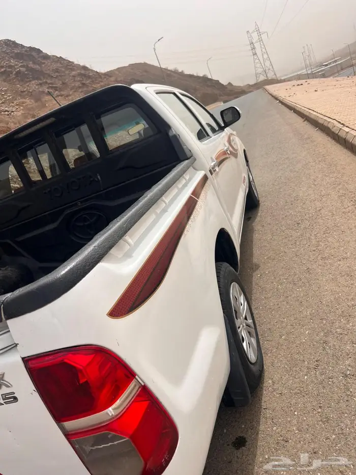 هايلوكس للبيع 18