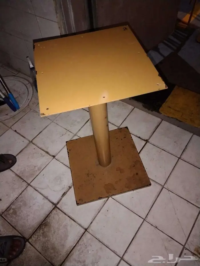 للبيع 10 كراسي 10 طاولات 0