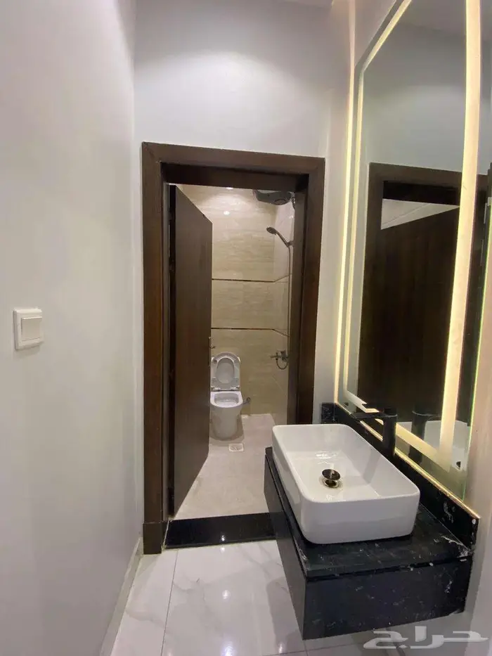 شقه للايجار مكونه من غرفتين فقط وحمام بحي المروة مع مطبخ 5