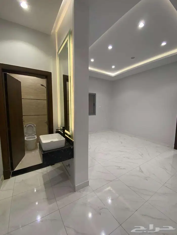 شقه للايجار مكونه من غرفتين فقط وحمام بحي المروة مع مطبخ 4