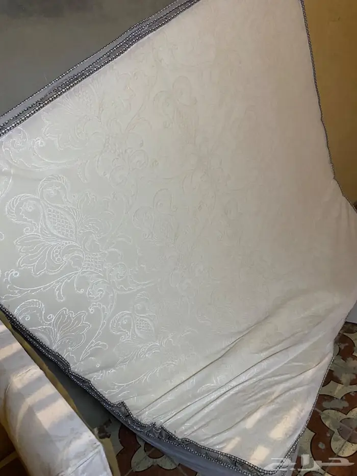 سرير واسفنج بحالة جيدة جدا 1