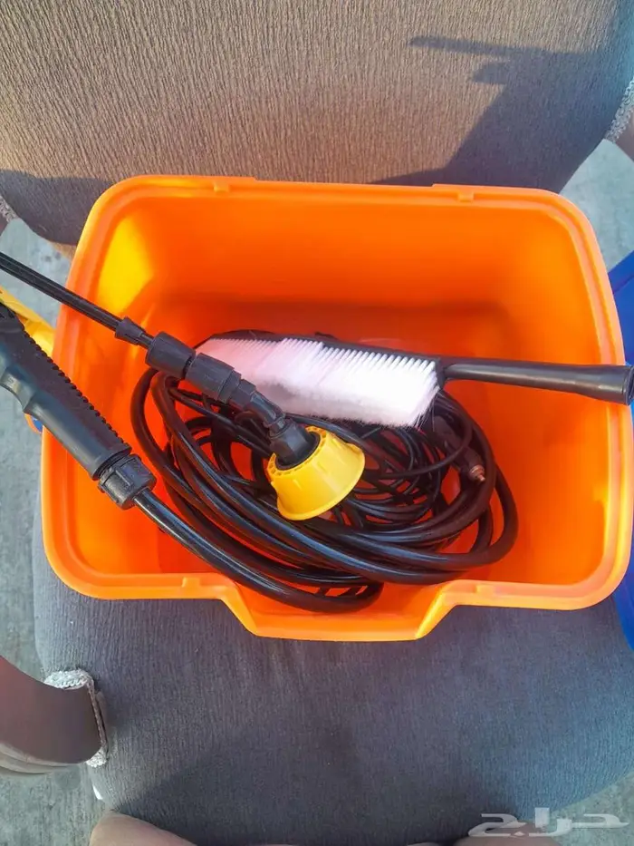 للبيع مغسلة سياره متنقله على تعمل على البطاريه 1