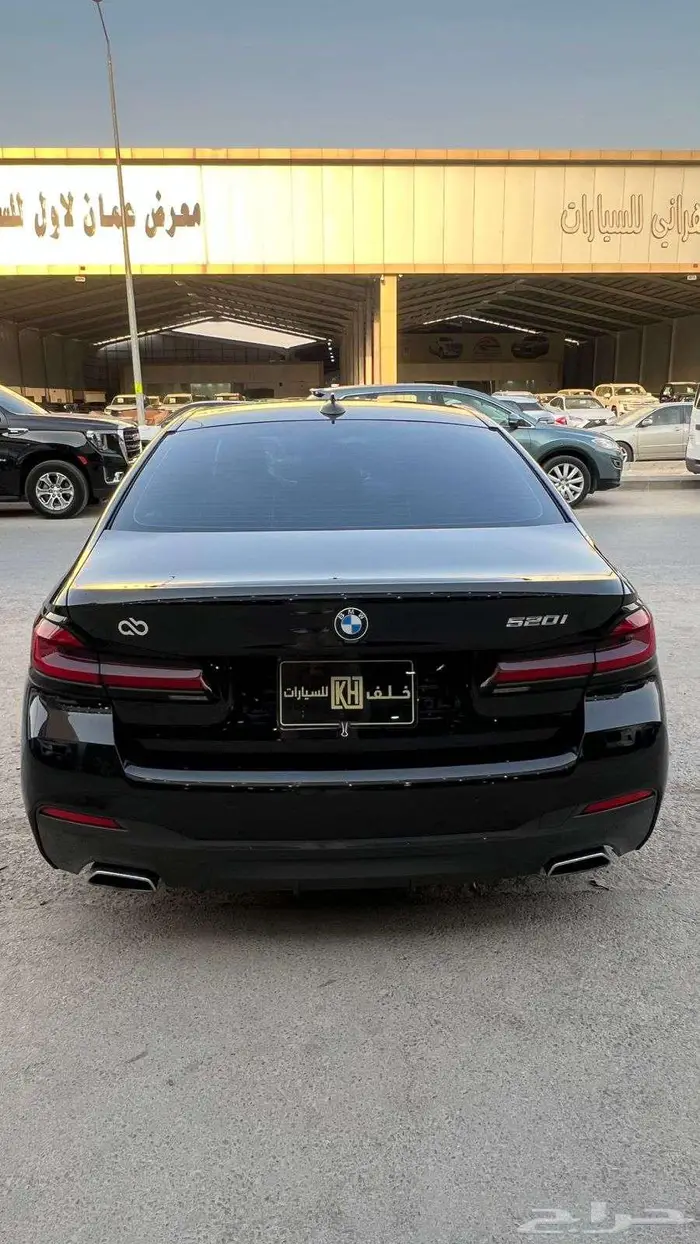 بي إم دبليو 520I موديل 2022- معرض خلف للسيارات 5