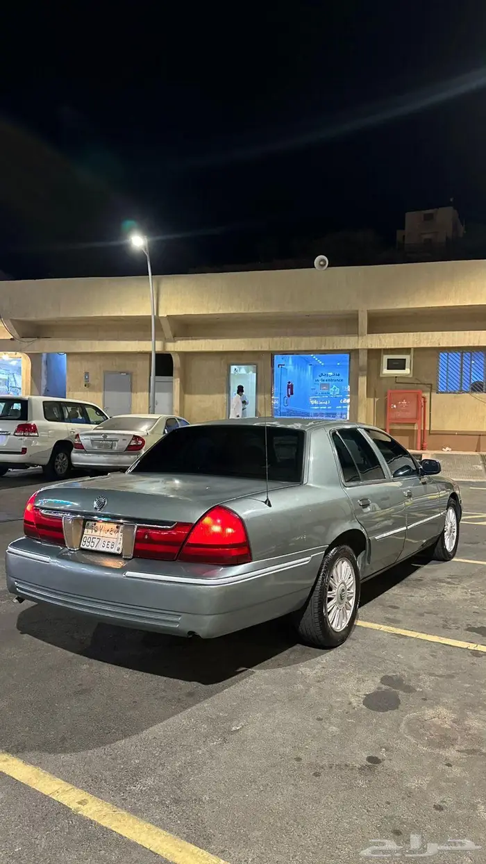 فورد ماركيز على الشرط 4